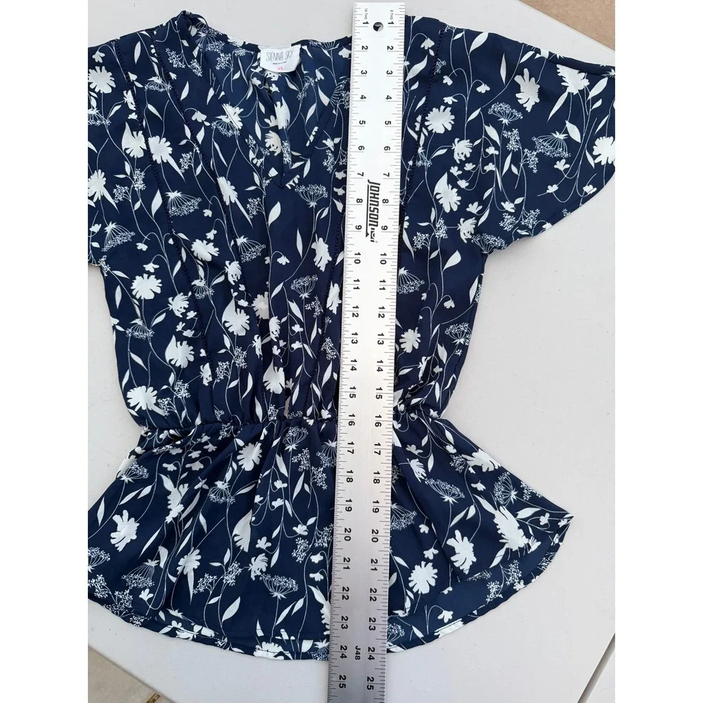 Sienna Sky Navy Blue White Floral Peplum V-Neck Flutter‎ Sleeve Top XS